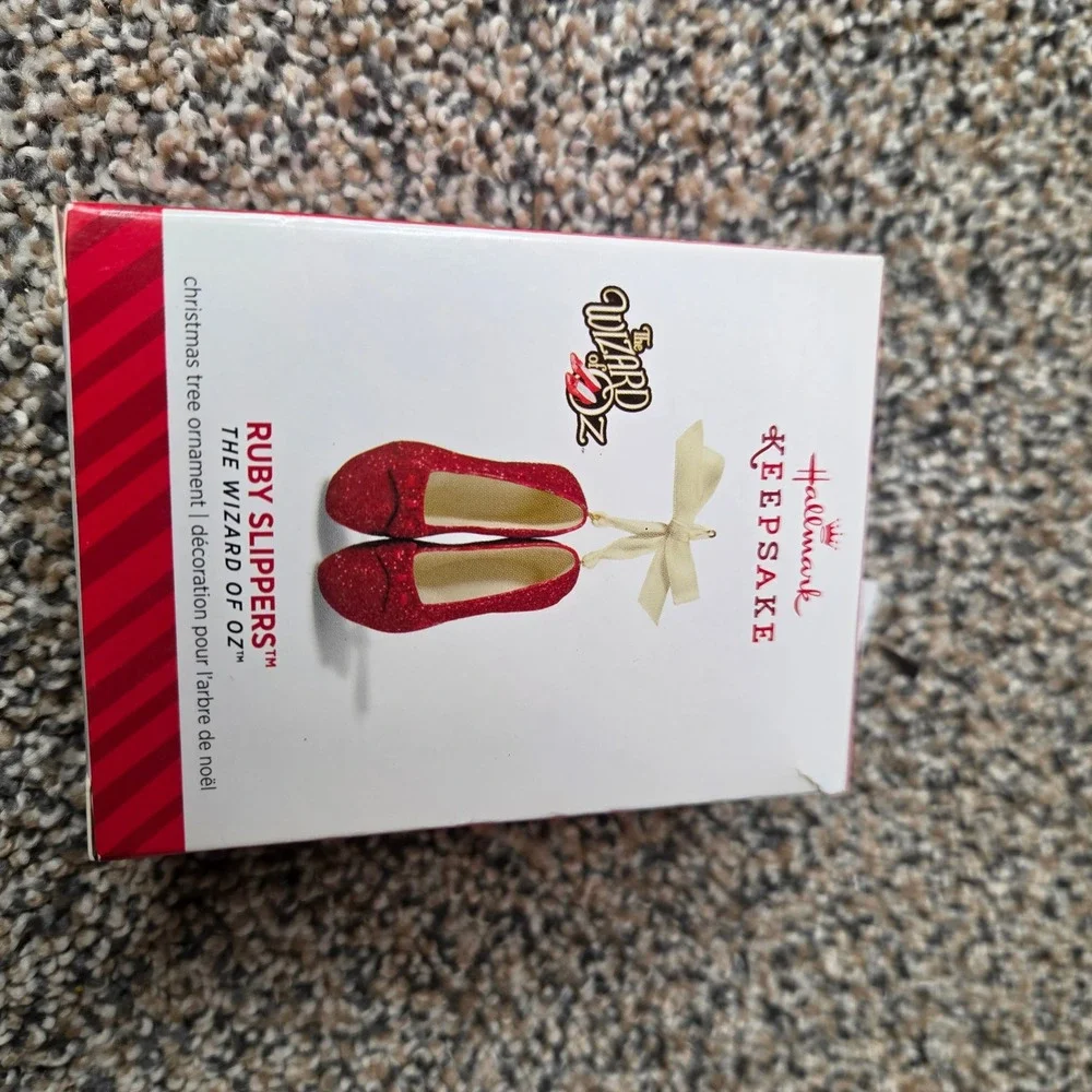 Hallmark Keepsake The Wizard of Oz Ruby Slippers Porcelain Ornament Red Glitter